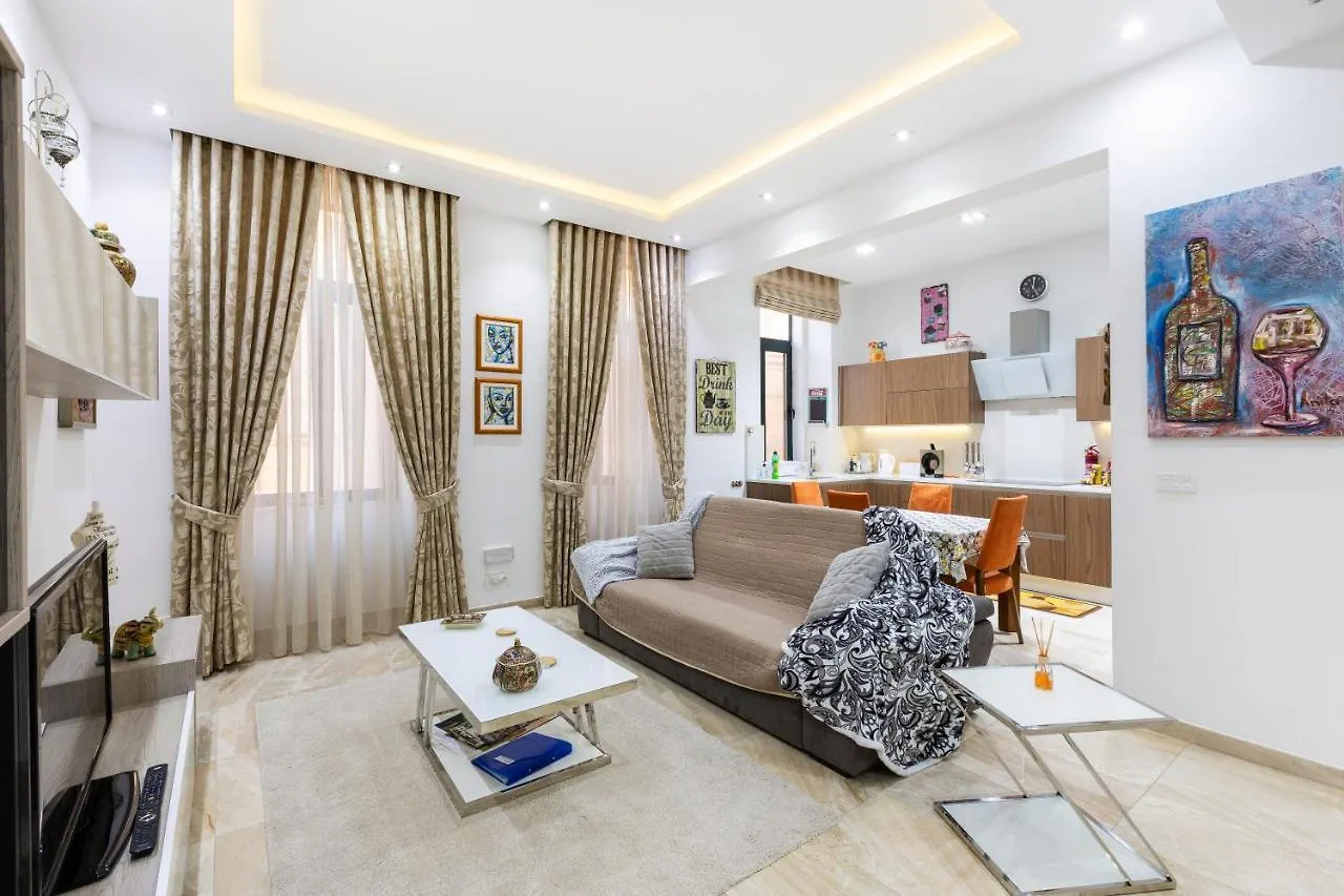 Valletta Large 3 Bedroom 0*,  Malta